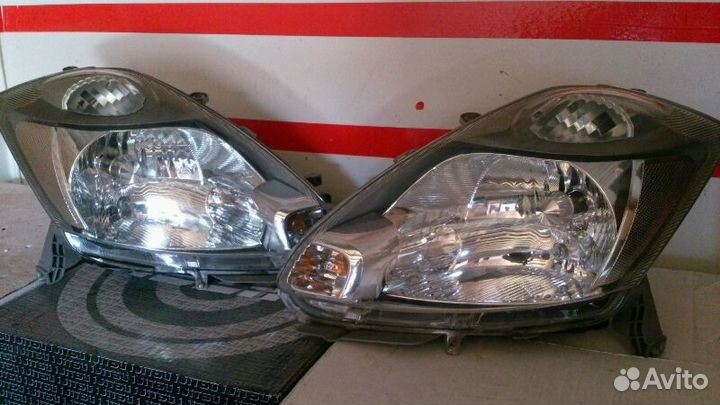 Фара тойота пассо правая / левая 2000 - 2007г