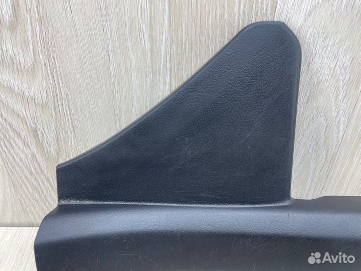 Накладка порога (внутренняя) задняя правая Toyota