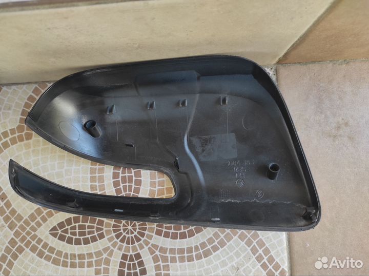 Накладка на зеркало Toyota avensis t250