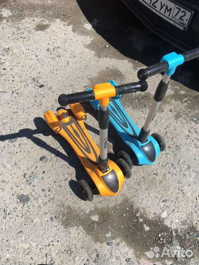 Самокат-скутер, из турбин идёт пар, турбины светят