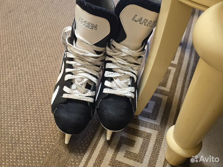 Коньки хоккейные 43 размерlarsen