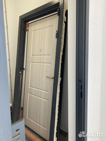 Б/у входная дверь Гардиан