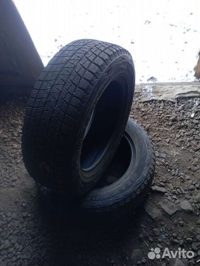 Bridgestone Blizzak DM-V1 235/65 R18