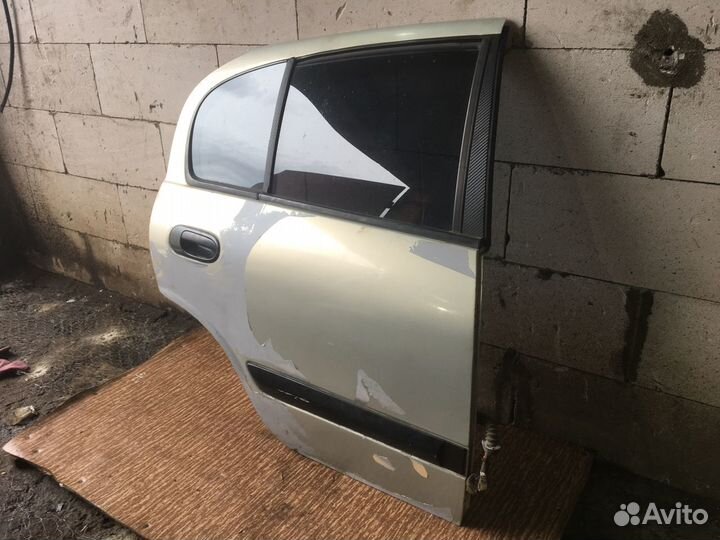 Дверь задняя правая Nissan Almera N16