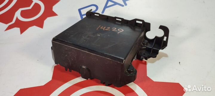 Крышка блока управления двигателем Mazda 3