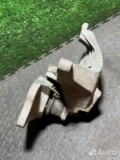 Кронштейн двигателя Nissan Kubistar 1500 2006