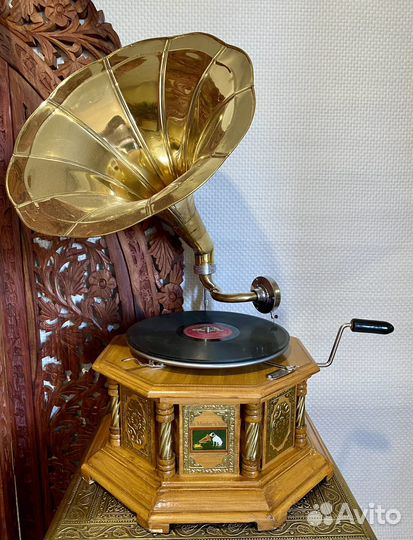 Граммофон His master's voice