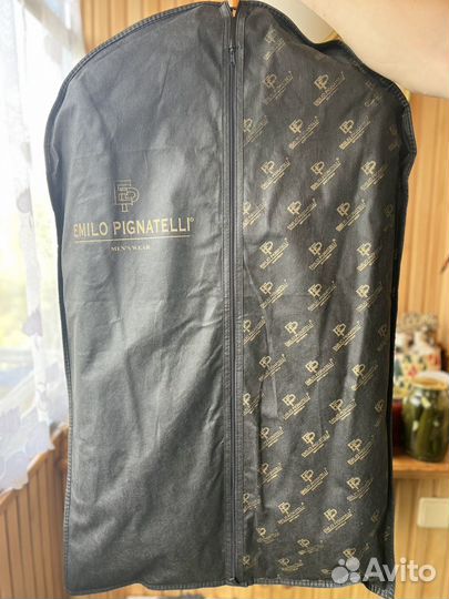 Продаю костюм