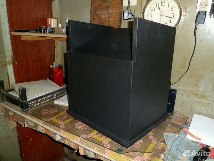 Стойки под акустику