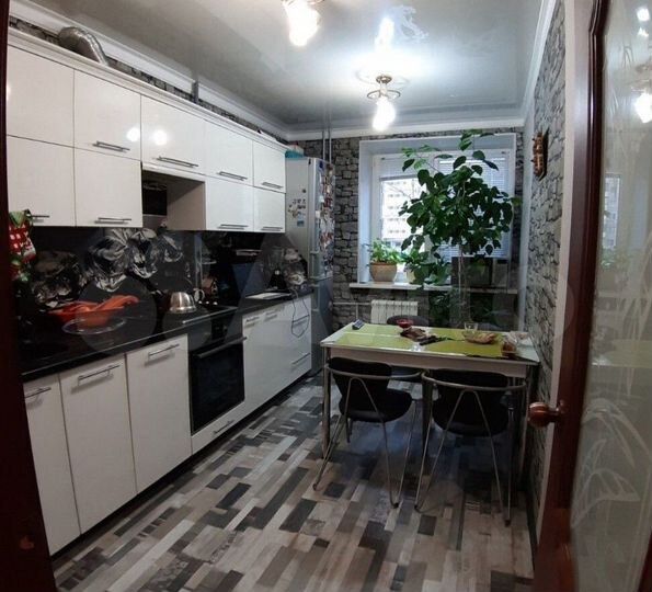 3-к. квартира, 72 м², 1/9 эт.