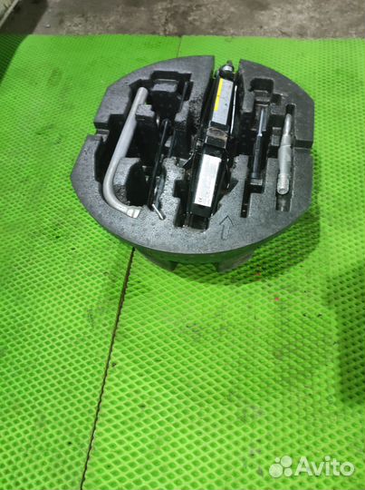 Ящик инструментов Skoda Rapid