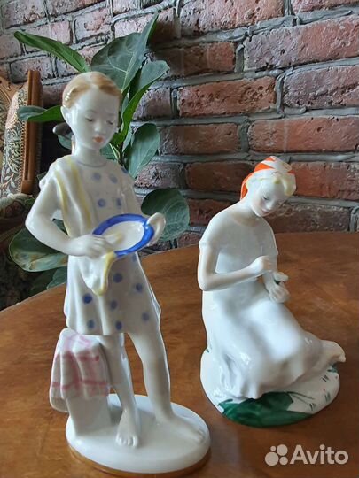 Статуэтки лфз. СССР. Любит не любит. Дежурная