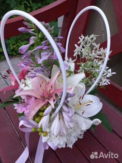 Соберу композицию из живых цветов