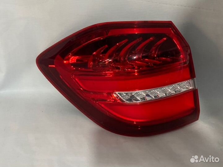 Фонарь наружный задний левый Mercedes -Benz GLS