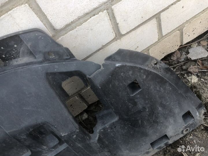 Пыльник бампера переднего Mitsubishi Outlander