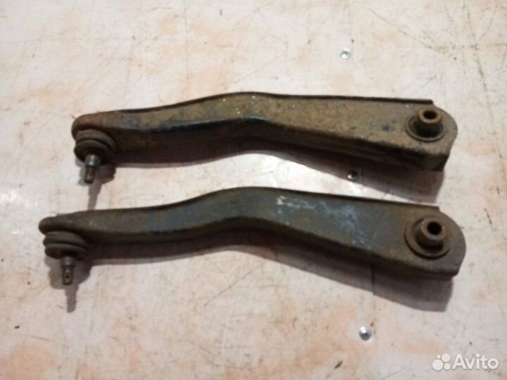 Рычаг Mitsubishi Galant 1992