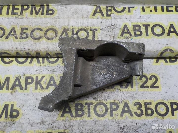 Кронштейн кондиционера Ford Focus II 2005-2011