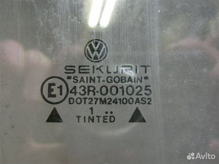 Стекло двери передней правой Volkswagen Passat