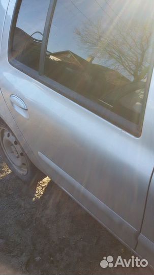 Рено симбол дверь задняя