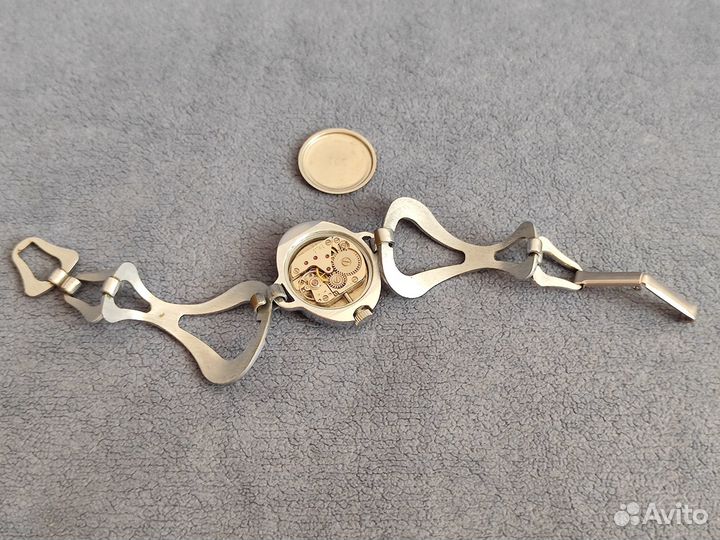 Часы Слава женские на запчасти или в ремонт