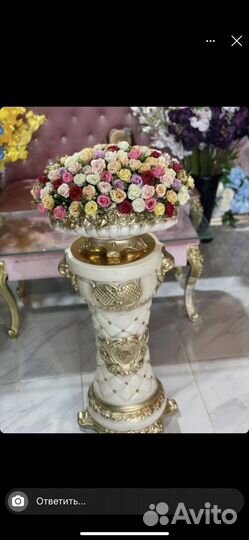 Ваза цветочная на тумбе