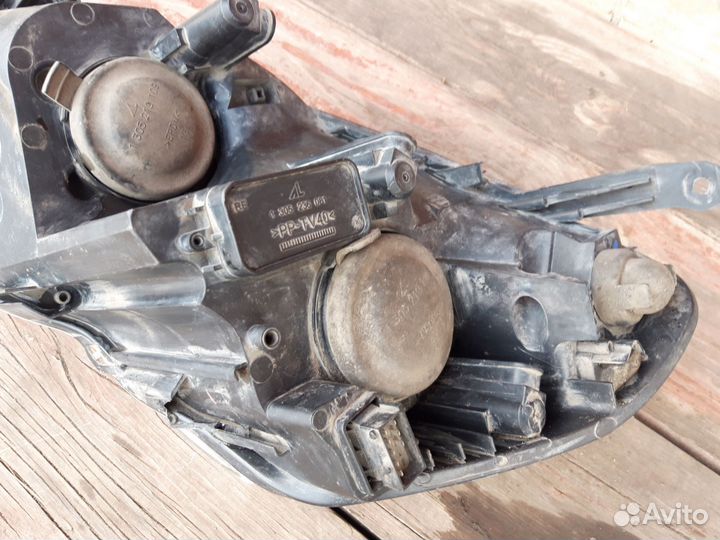 Фары на Опель Зафиру В,2008г