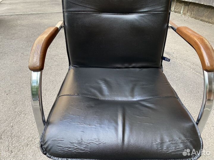 Офисное кресло Samba