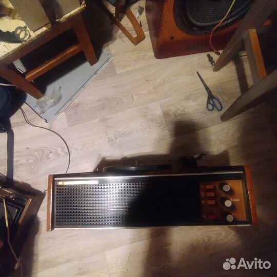 Виниловый проигрователь