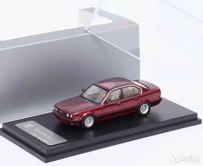 Модель автомобиля BMW 5series E34 в масштабе 1/64