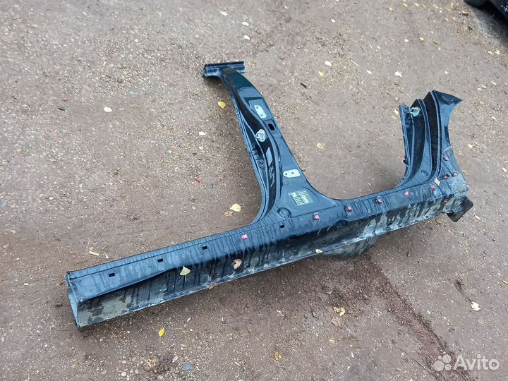 Порог левый со стойкой hyundai i30