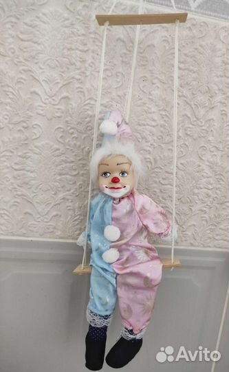 Кукла фарфоровая клоун