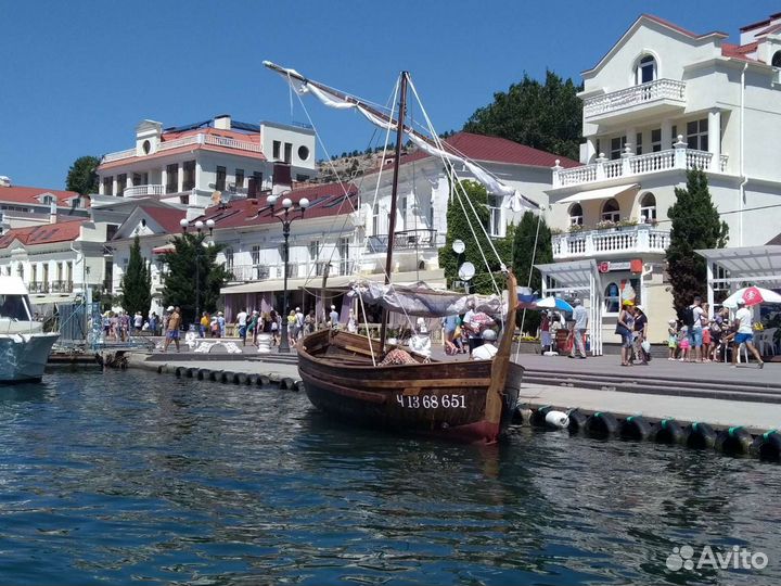 Лодка деревянная парусно-моторная