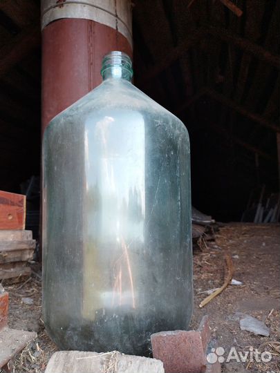Стеклянные бутыли 20л с крышками. В наличии 4 шт