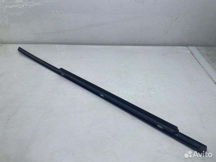 Молдинг на дверь задний левый Mercedes-Benz E W211