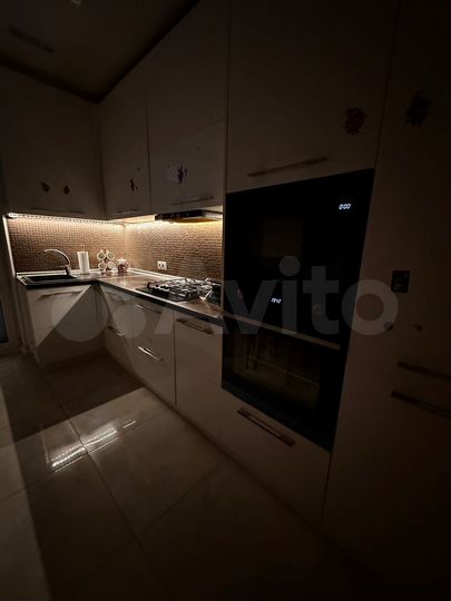 2-к. квартира, 61 м², 1/9 эт.