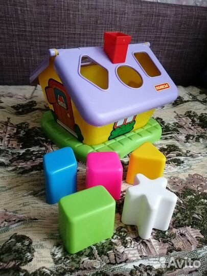 Игрушка - сортер Домик