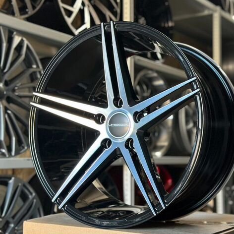 Литые диски Vossen VPS-302 8.5×R18 5×114.3