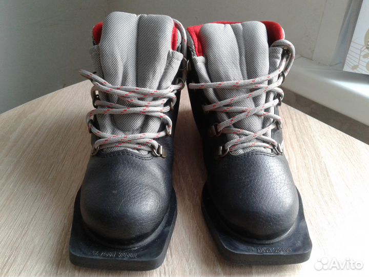 Лыжные ботинки 33 размер (Marax M-330 Россия)