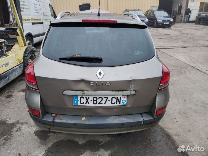 Фонарь задний правый Renault Clio 3 универсал 2007