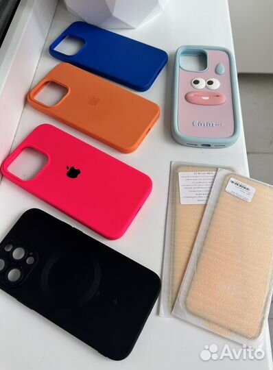 Чехлы и защитный экран на iPhone 14 Pro Max