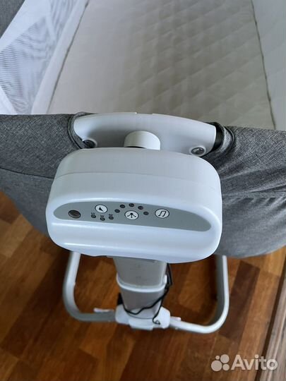 Детская кроватка приставная с маятником