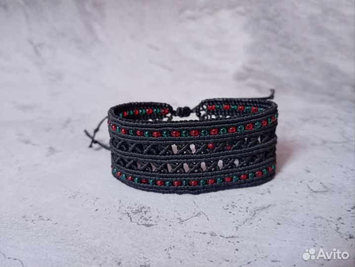Браслет в технике макраме