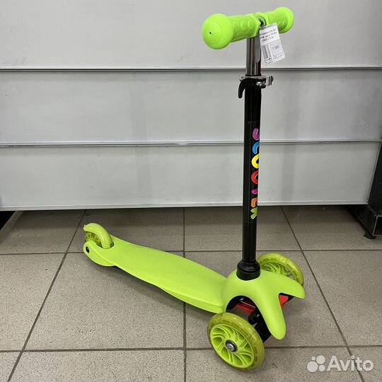 Самокат 3-х колесный однотонный