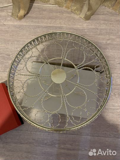 Тортница на ножке