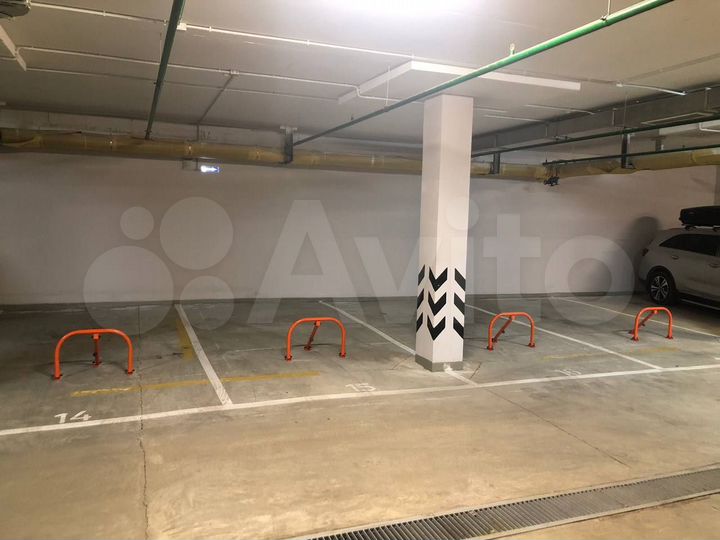 Машиноместо, 13 м²