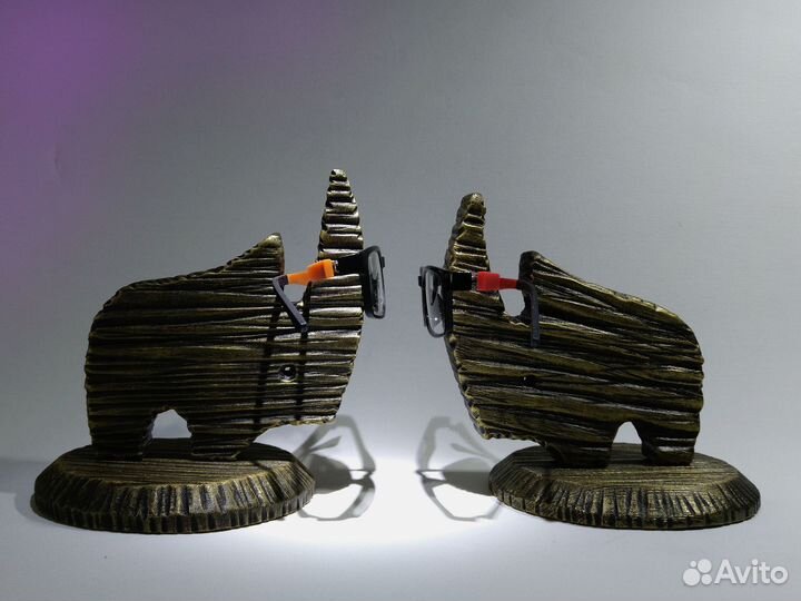 Подставка для очков Носорог