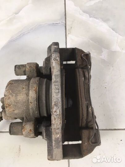 Суппорт передний левый Ford Focus 2 CB4 2005-2011