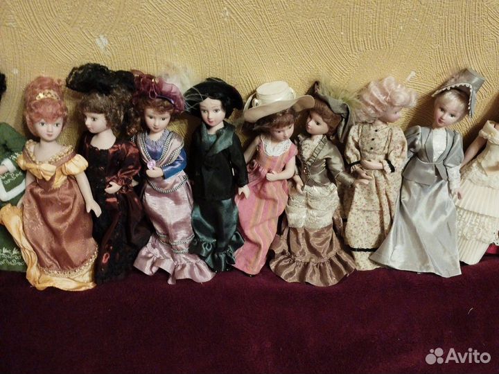 Коллекция фарфоровых кукол