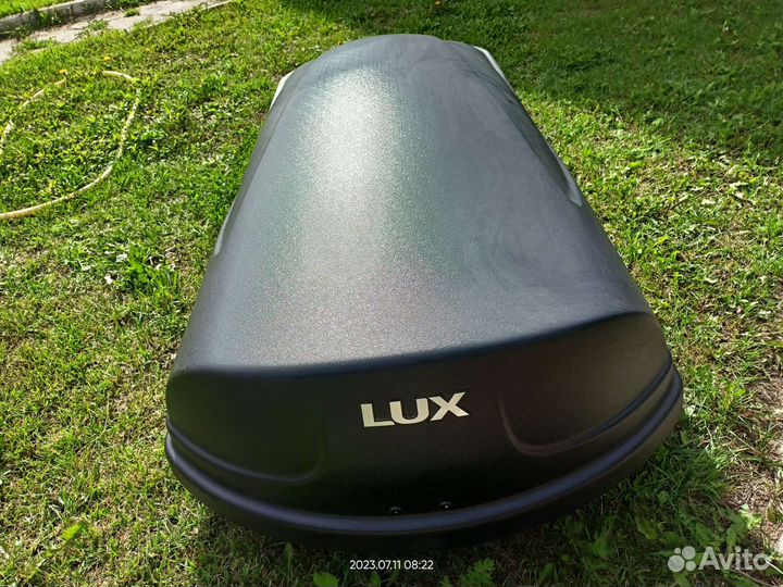 Бокс на крышу автомобиля