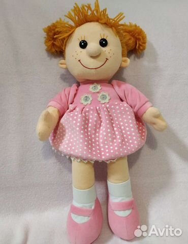 Мягкая кукла и кот рассказывает сказки